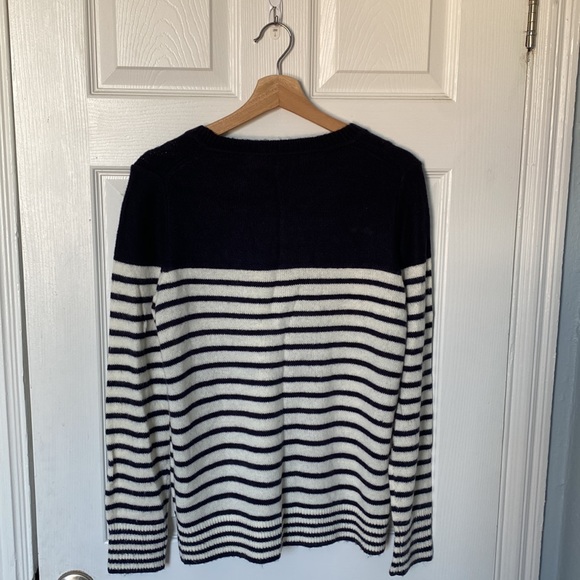 Gap striped sweater- size L - Picture 4 of 4